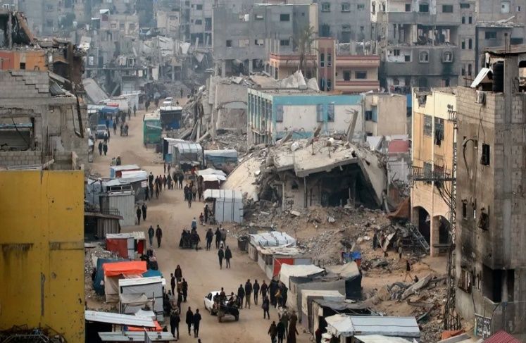 اشتباكات مع “المليشيات” جنوب خان يونس وقصف مدفعي اسرائيلي شرق غزة