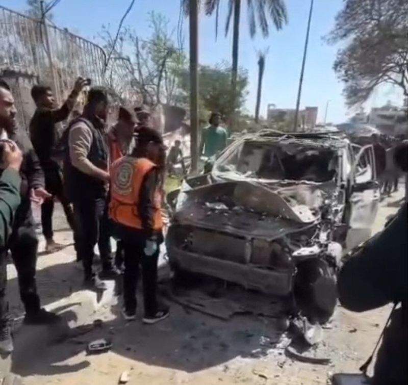 أربعة شهداء إثر استهداف طائرات الاحتلال مركبة في مدينة غزة
