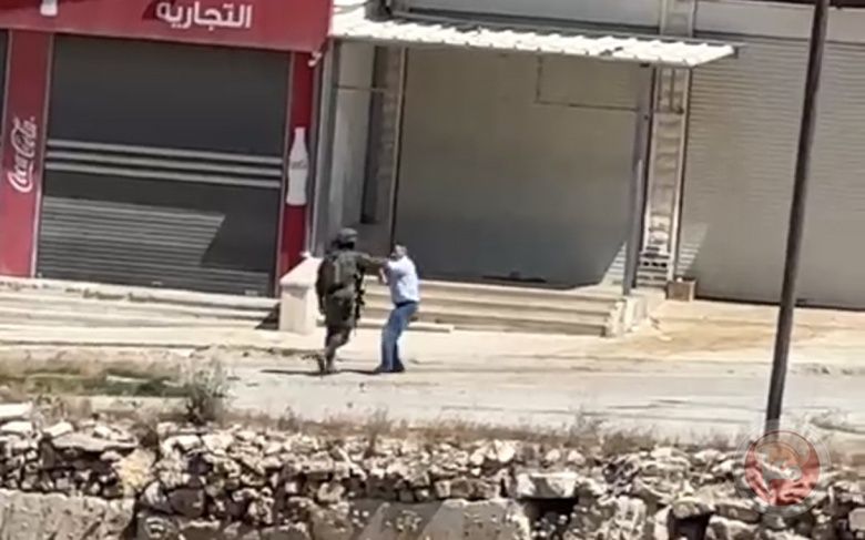 لليوم الثالث: الاحتلال يواصل فرض حظر التجول على بيت امر شمال الخليل