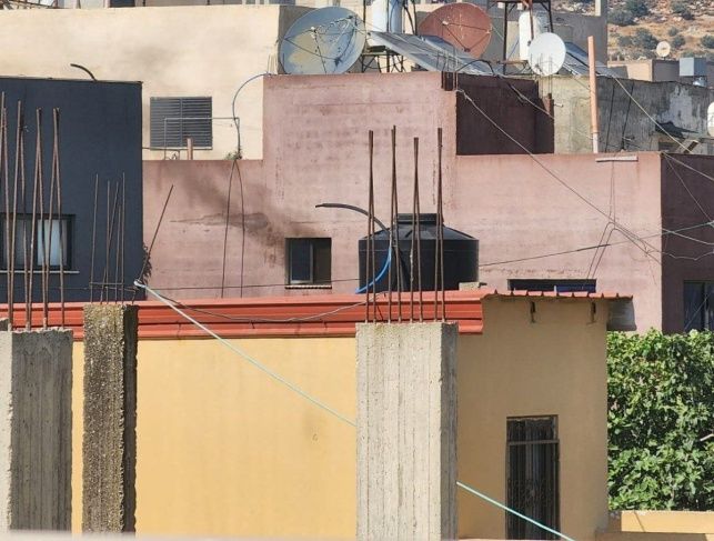 احتراق منزل خلال اقتحام الاحتلال بلدة بيتا جنوب نابلس
