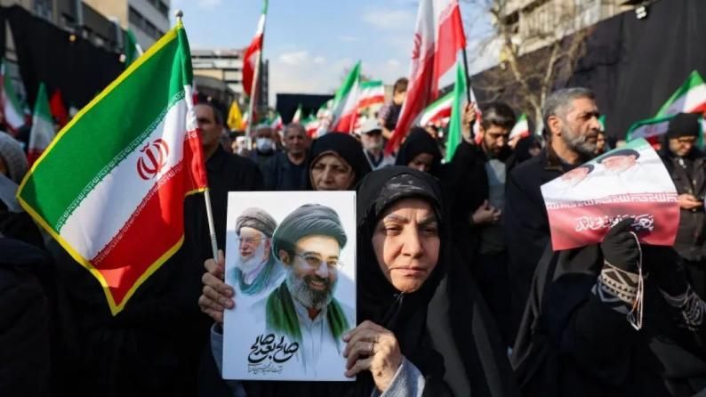 معاريف: 70% من الصواريخ الإيرانية لا تزال جاهزة.. والحرب تتحول إلى مأزق استراتيجي