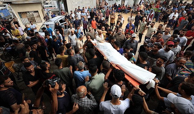 3 شهداء ومصابون في قصف الاحتلال مركبة غرب مدينة غزة