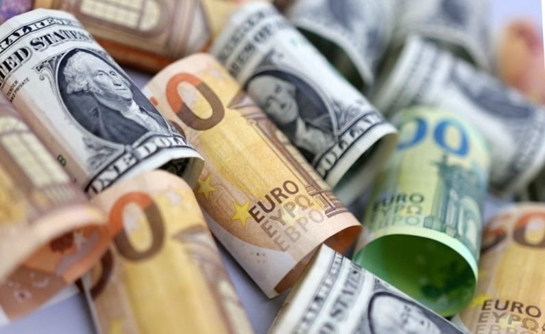 تراجع الدولار مع تفاؤل الأسواق باقتراب نهاية الحرب مع إيران