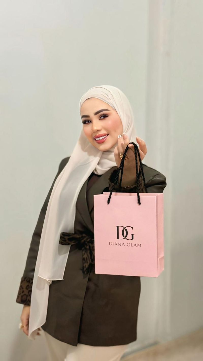 المبدعة ديانا شهوان صبية استطاعت أن تشق طريقها وتصنع لذاتها مدينة طموحة من الصفر بدأت لتكون Dina Glam رقماً مهماً في فلسطين