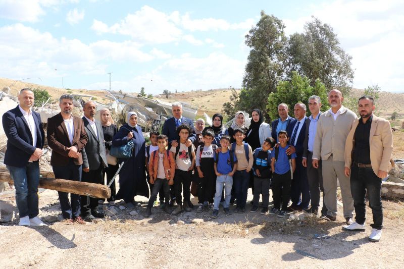 “التربية” تنظم جولة دعم ومناصرة لمدرسة المالح التي دمرها الاحتلال في طوباس