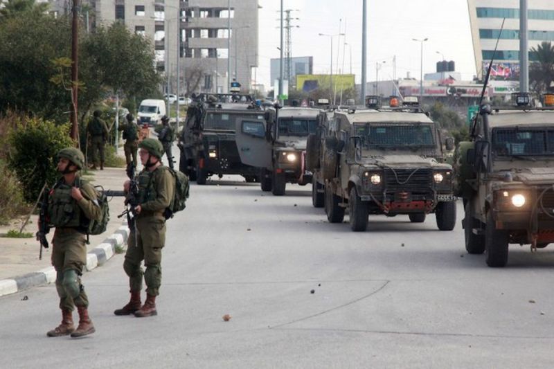 رام الله: الاحتلال يعتقل 5 مواطنين بينهم 4 أطفال من قرية الطيرة