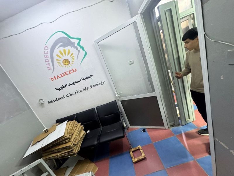 قوات الاحتلال تقتحم مدينة نابلس وتغلق جمعية “مديد” الخيرية
