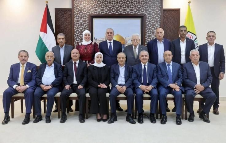اللجنة المركزية الجديدة لحركة فتح تعقد اجتماعها الأول وتنتخب حسين الشيخ نائبًا لرئيس الحركة