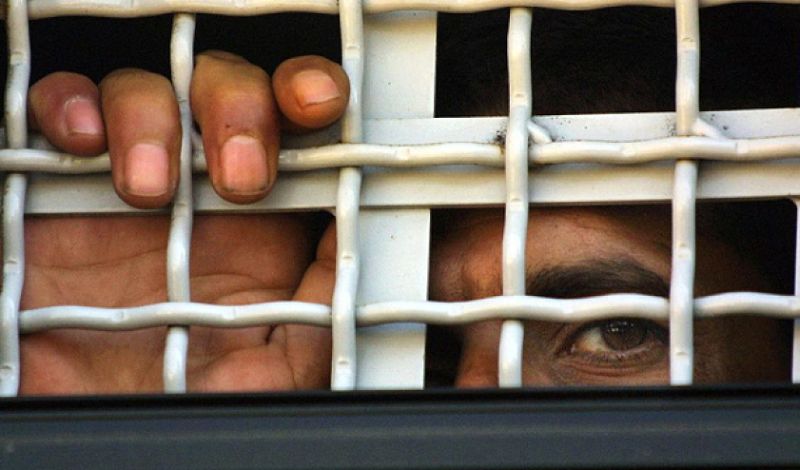 نادي الأسير يدعو الصليب الأحمر لاستئناف زيارة الأسرى