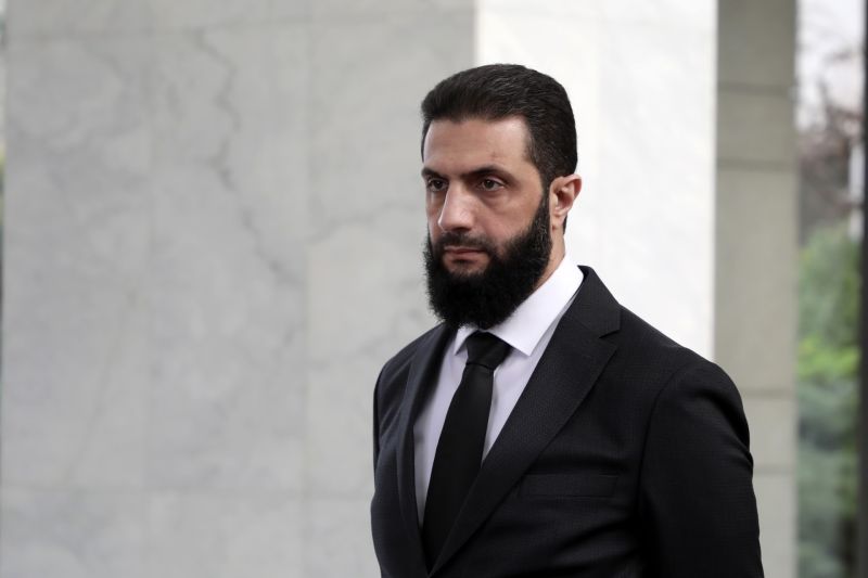 الشرع يؤكد أن لا نية لسورية للدخول إلى لبنان