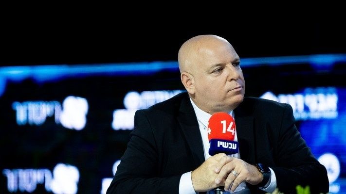 مذيع إسرائيلي يطرد سمحا روتمان من مقابلة مباشرة: تجاوزت الخط الأحمر