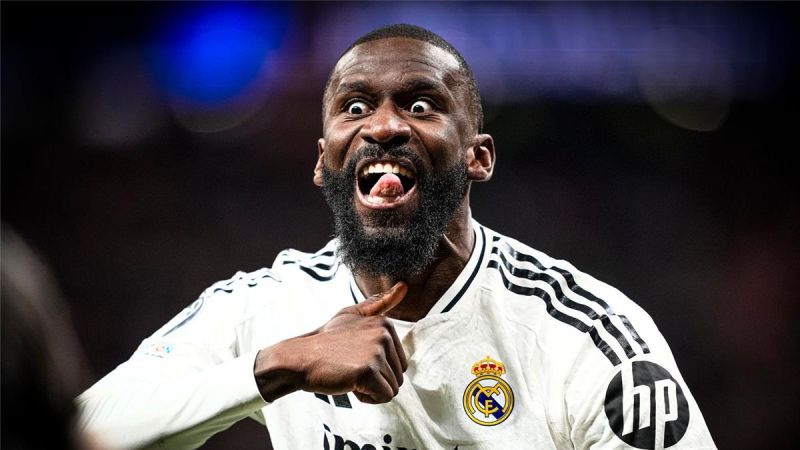 ريال مدريد يجدد عقد مدافعه روديجر
