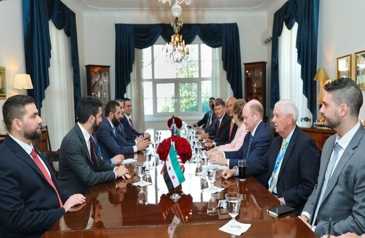 الشرع يلتقي المبعوث الأمريكي باراك على هامش قمة “الناتو” في أنقرة