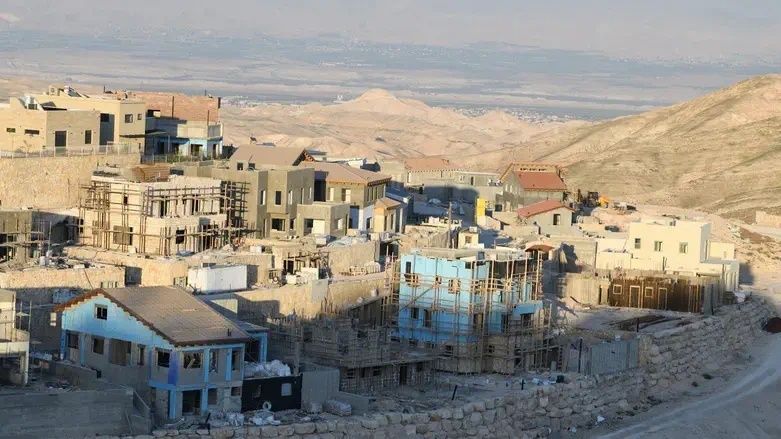 سابقة خطيره: الجيش الإسرائيلي يصادر أراضٍ في المنطقة (أ) لربط مستوطنتين
