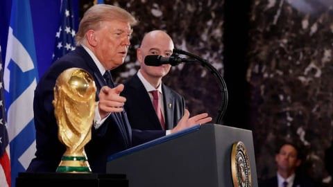 ترامب يختار أفضل 3 لاعبين في تاريخ كرة القدم ويتوقع بطل كأس العالم