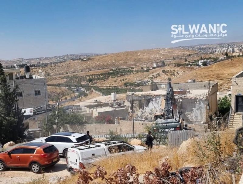 الاحتلال يهدم بناية سكنية في صور باهر جنوب شرق القدس