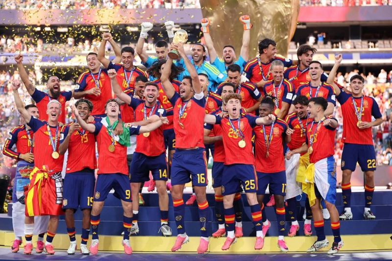 الرئيس يهنئ ملك إسبانيا ورئيس وزرائه بتتويج المنتخب الإسباني بلقب كأس العالم 2026