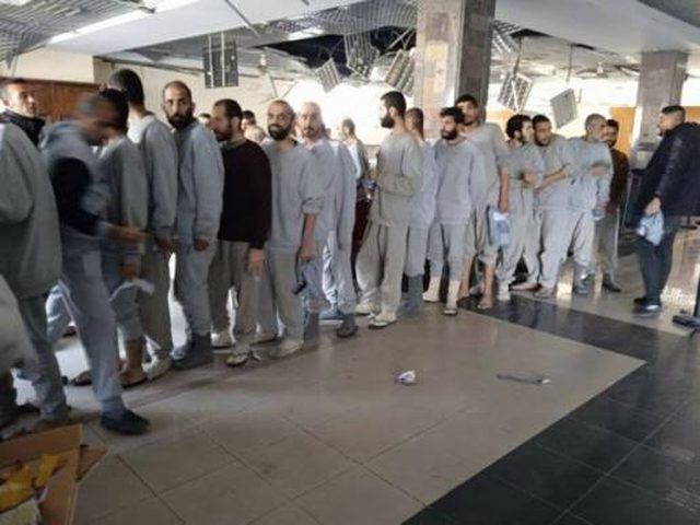 الاحتلال يُفرج عن 37 أسيراً من غزة