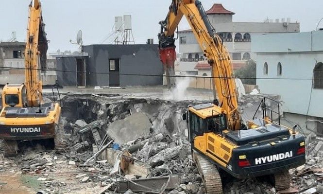السلطات الإسرائيلية تهدم بناية سكنية في كفر قاسم بأراضي الـ48