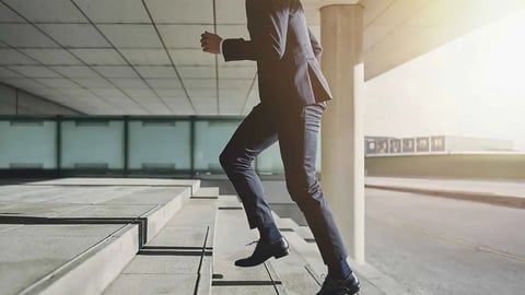 صعود السلالم يوميًا.. عادة بسيطة قد تقلل خطر الوفاة بأمراض القلب بنسبة 39%