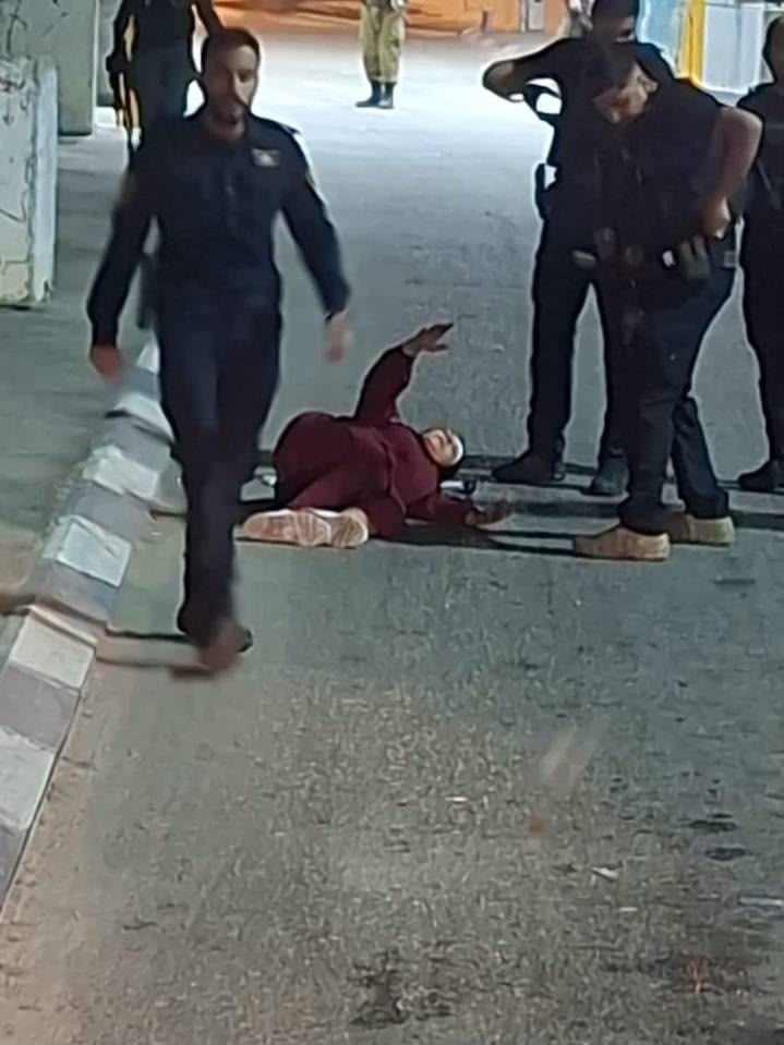 الاحتلال يطلق النار على مواطنة عند حاجز قلنديا شمال القدس