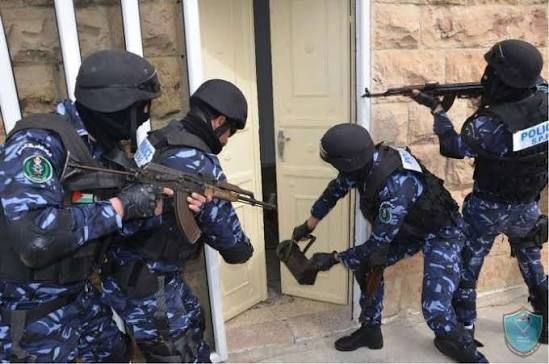 الشرطة تحرر امرأة وابنتها بعد أقل من ساعة من اختطافهما