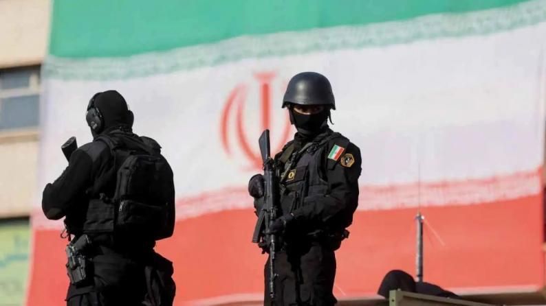 أعلن اسقاط مسيرة .. الحرس الثوري: قبول شروط إيران المسار الوحيد لإعادة فتح مضيق هرمز