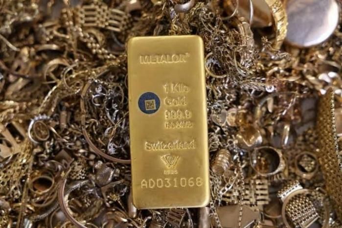 الذهب يرتفع مع انحسار توقعات رفع سعر الفائدة في أكتوبر