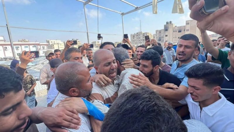 وصول خمسة أسرى محررين إلى مجمع ناصر الطبي في خان يونس