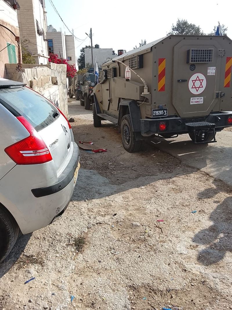 لليوم الثالث: الاحتلال يواصل عدوانه على الخليل ويعتقل 20 مواطنا