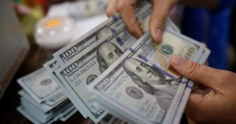 خفض الفائدة يضغط على الشيكل والدولار يصعد إلى 3.03 شيكل