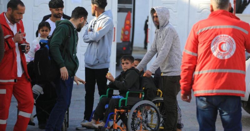 معبر رفح بين الإغلاق والانتظار.. المرضى بغزة يواجهون مصيرا مجهولا