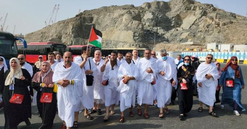 حجٌ مؤجل تحت الركام.. الغزيون الذين سرقت الحرب أعمارهم وحقهم في الوصول إلى مكة!