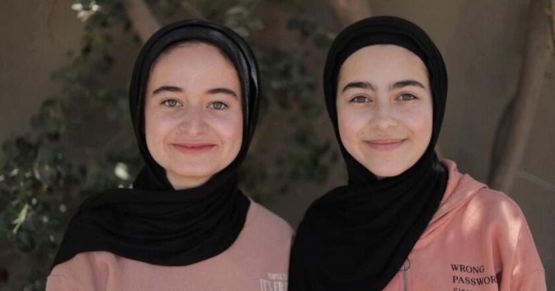 من نافذة الخيمة إلى جائزة عالمية.. شقيقتان من غزة تحولان الركام إلى "حجر أمل"