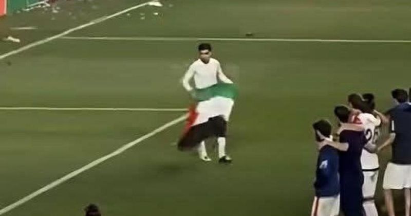 العلم الفلسطيني يتصدر احتفالات فاليكانو بعد الفوز في دوري المؤتمر الأوروبي