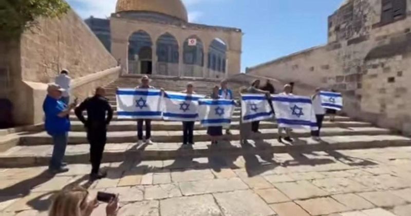 عشرات المستوطنون يدنسون باحات "الأقصى" وسط دعوات للحشد والرباط