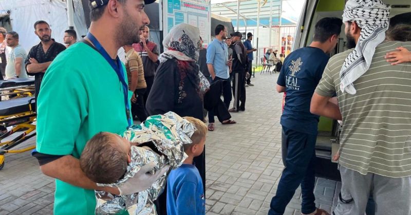 شهيدتان و20 طفلًا جريحًا بقصف استهدف مدرسة ومصلى للنازحين بخانيونس