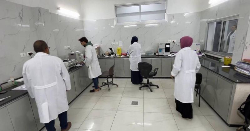 الصحة بغزة تحذر من نفاد مواد الفحص المخبري