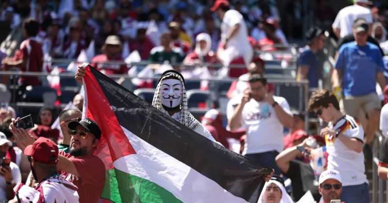 جماهير البوسنة والهرسك تنتفض لفلسطين داخل وخارج ملاعب كأس العالم