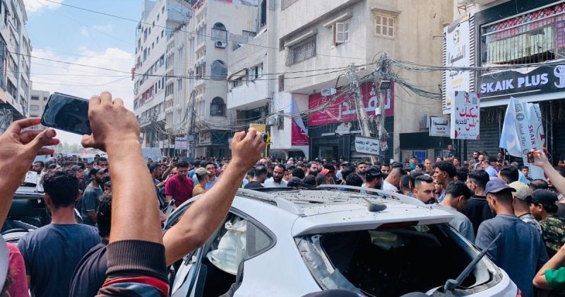 شهيدان وإصابات بقصف مركبتين بخانيونس وغزة