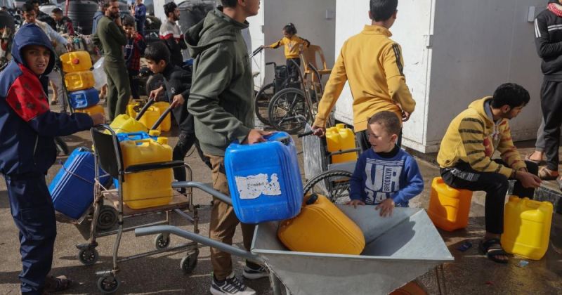 العطش يسبق الجوع في غزة.. أزمة المياه تتصدر الكارثة الإنسانية