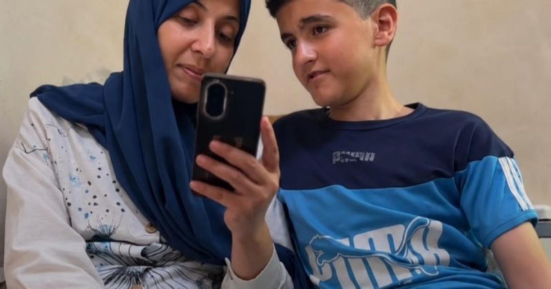 عائلة حنان ديب.. عام ونصف في المستشفى بانتظار فرصة للحياة