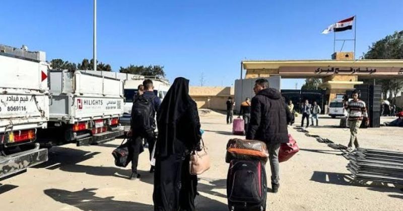 مركز حقوقي : منع إسرائيل فلسطينيين من العودة إلى غزة سياسة تعسفية