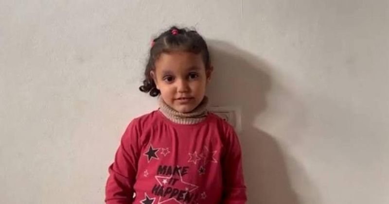 سارة.. الناجية الأخيرة من عائلة محتها الحرب