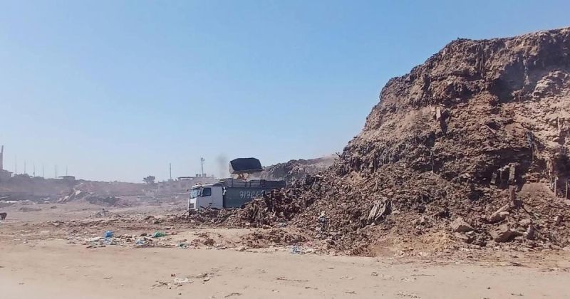 غزة تقترب من إنهاء أخطر بؤر التلوث.. ترحيل أكثر من 280 ألف متر مكعب من نفايات سوق فراس