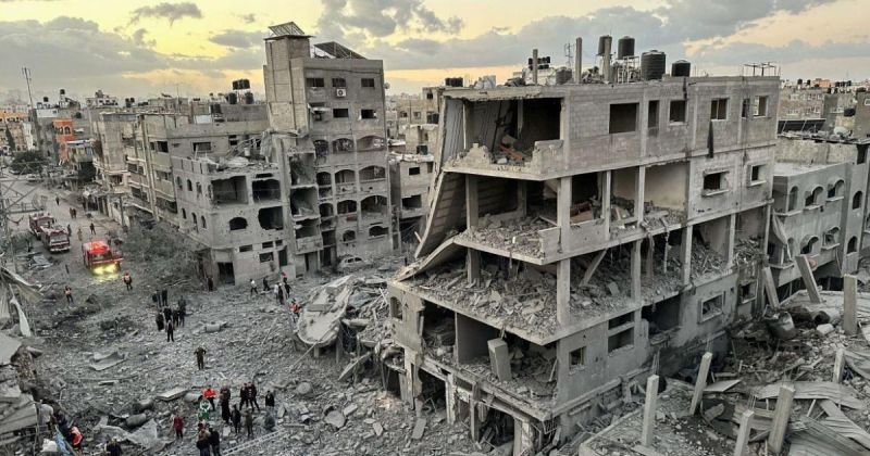 مستشار الإعلام الحكومي: تأخر اللجنة الإدارية يفاقم أزمات الخدمات ويعطل إدارة الشأن العام في غزة