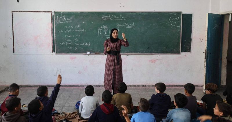رغم الدمار وغياب الإمكانيات.. التعليم الوجاهي في غزة يعود والتوجيهي نموذج
