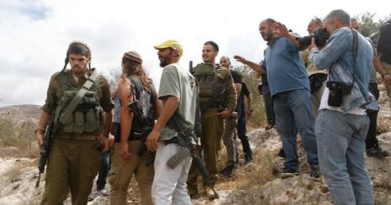 10 إصابات برصاص الاحتلال واعتداءات المستوطنين على الفلسطينيين في الخليل