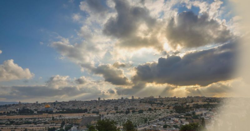 طقس فلسطين: أجواء غائمة وانخفاض الحرارة الأربعاء