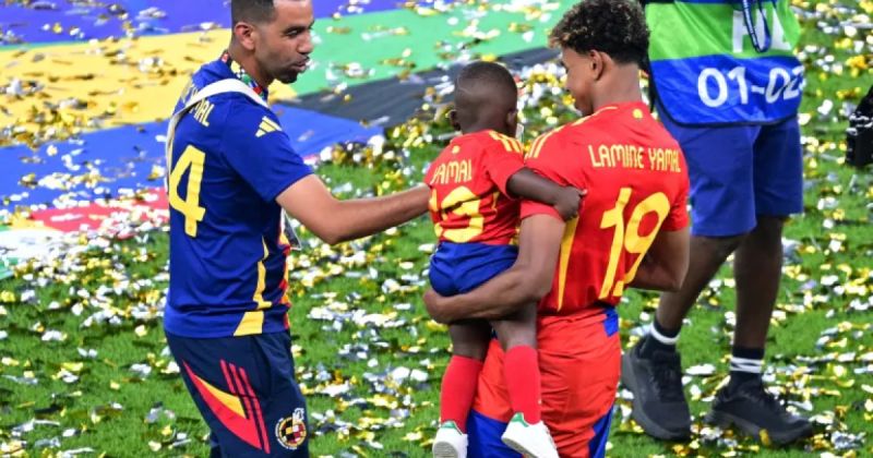 التفاصيل التي حسمت انضمام لامين جمال لمنتخب إسبانيا بدلا من المغرب